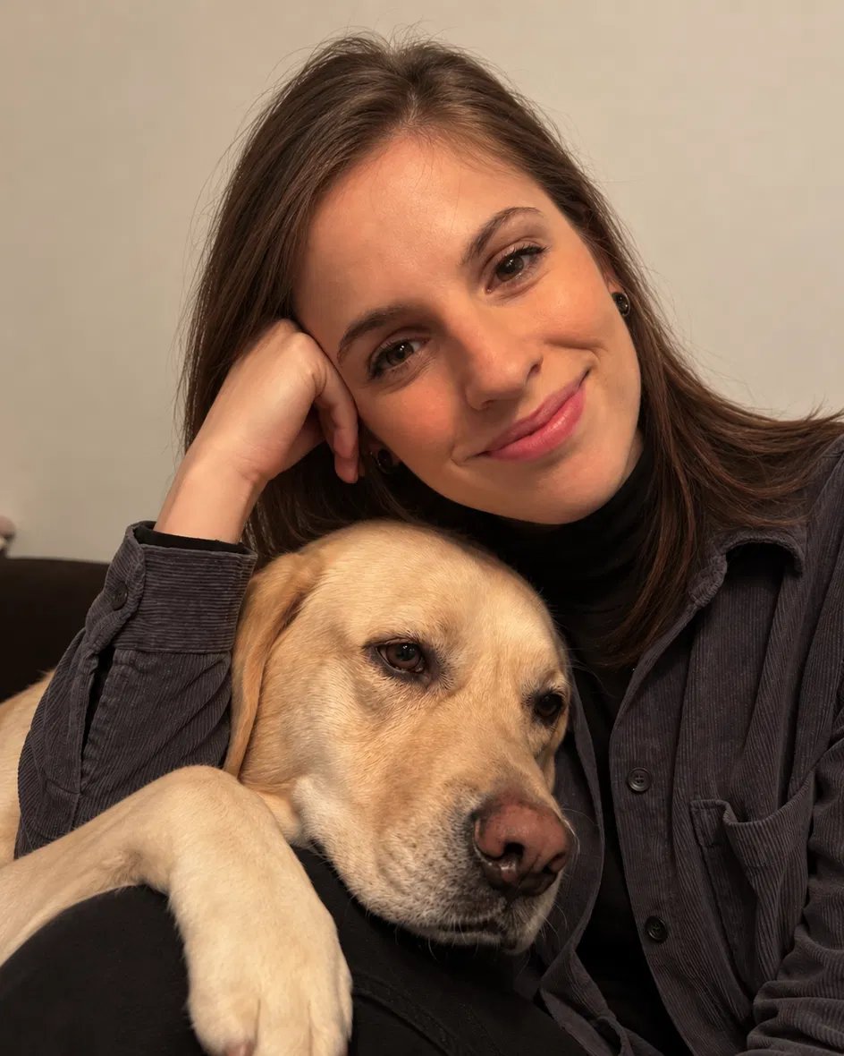Magali De Reu with her Labrador